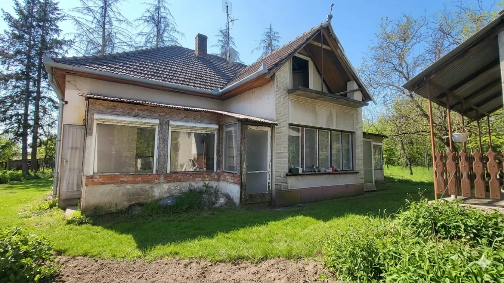 Eladó családi ház, Pálmonostora