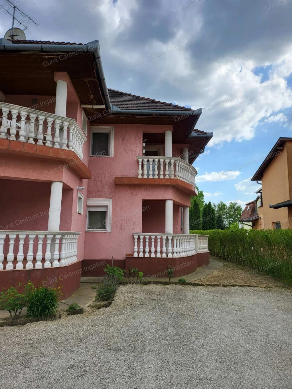 For sale brick flat, Kehidakustány