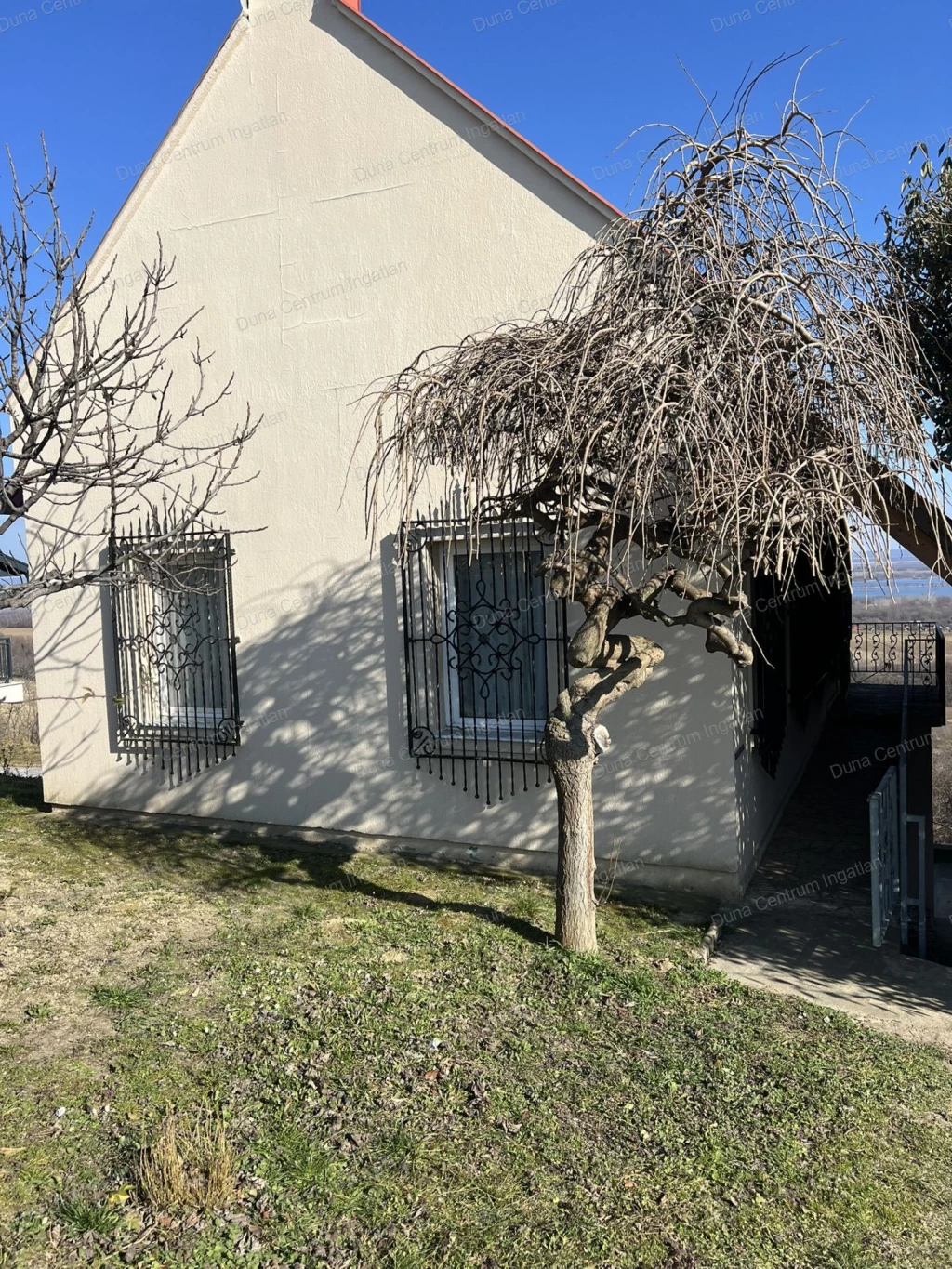 Örök panorámás nyaraló eladó  a Kis-Balatonnál !