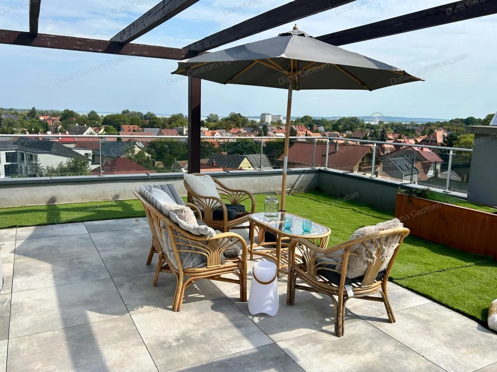 Fantasztikus penthouse lakás a Keszthely szívében eladó !
