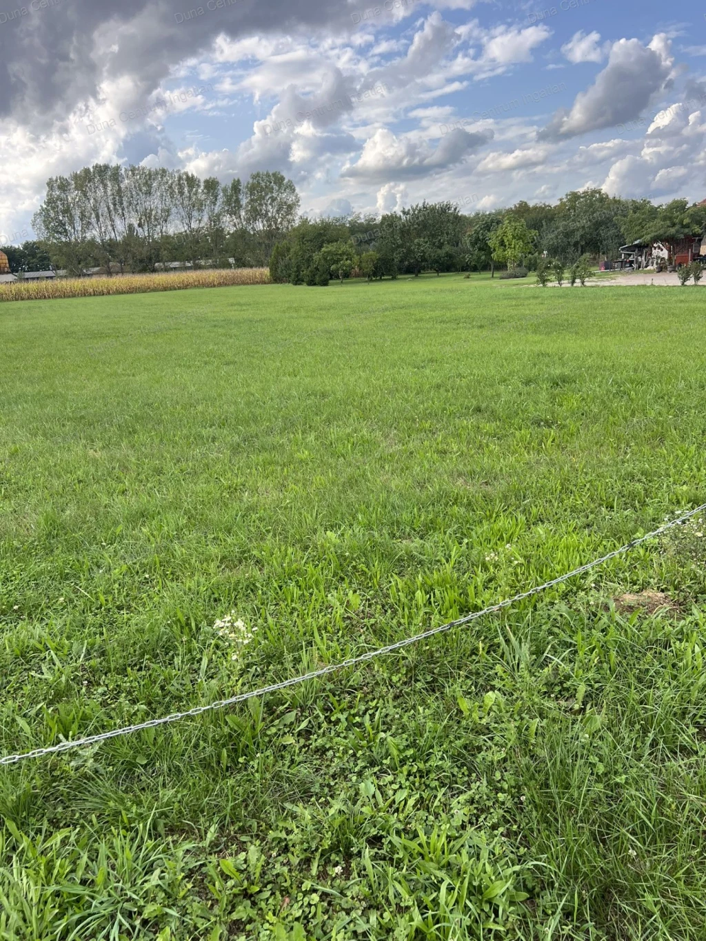 Építési telek közművekkel eladó !