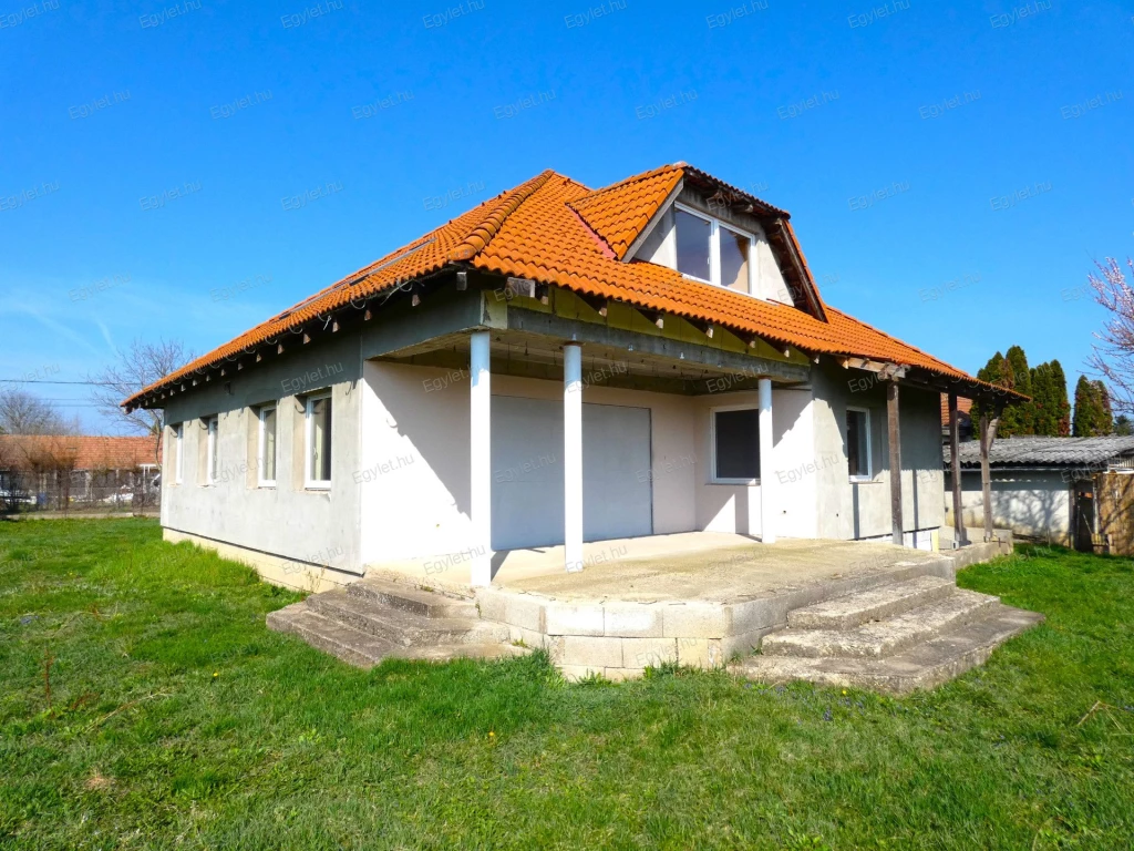 For sale house, Domony