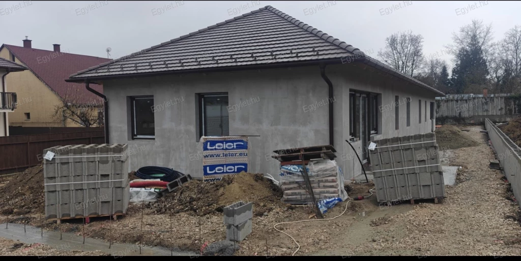 For sale brick flat, Százhalombatta, Belváros