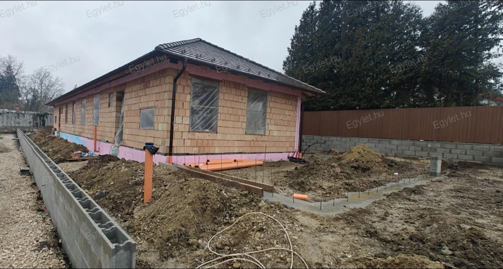 For sale brick flat, Százhalombatta, Belváros