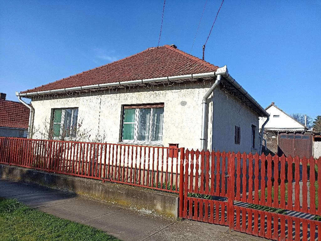 For sale house, Jászfényszaru