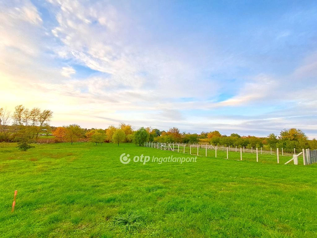 For sale building plot, Besenyszög, Fecskelyuk, Dobó István út