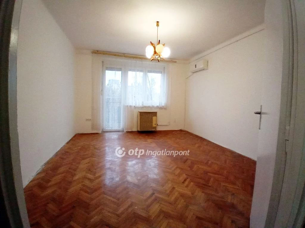 For sale brick flat, Szolnok