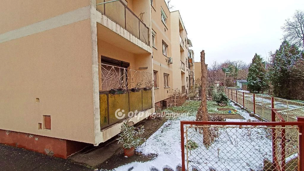 For sale brick flat, Szolnok