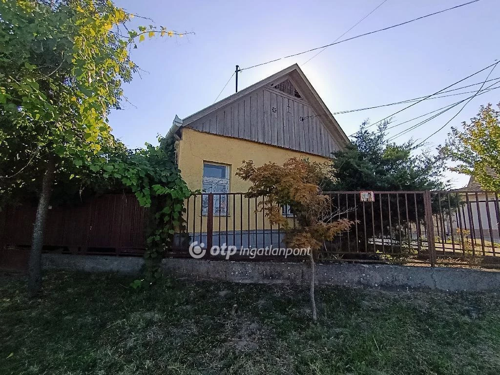 Eladó Ház, Jászfényszaru