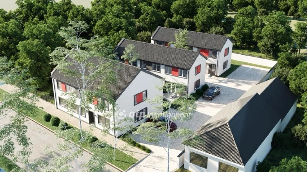 Eladó Lakás, Cegléd