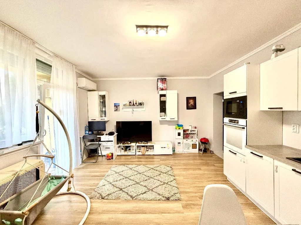 Eladó Lakás, Kecskemét