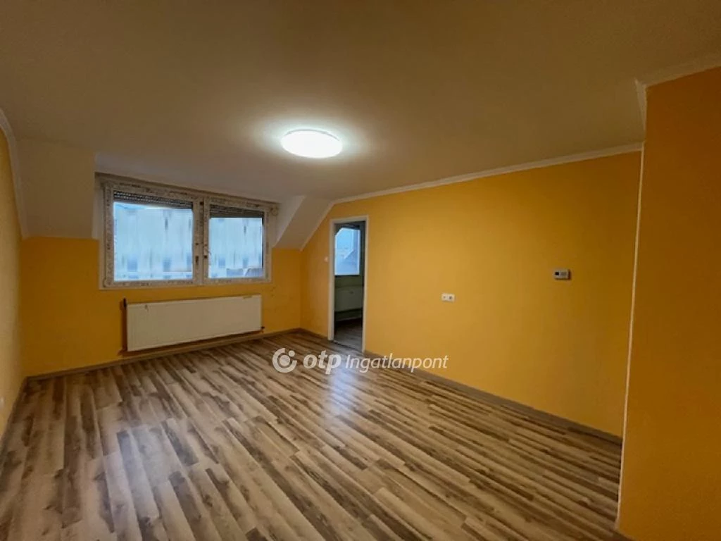 Eladó Lakás, Jánoshalma