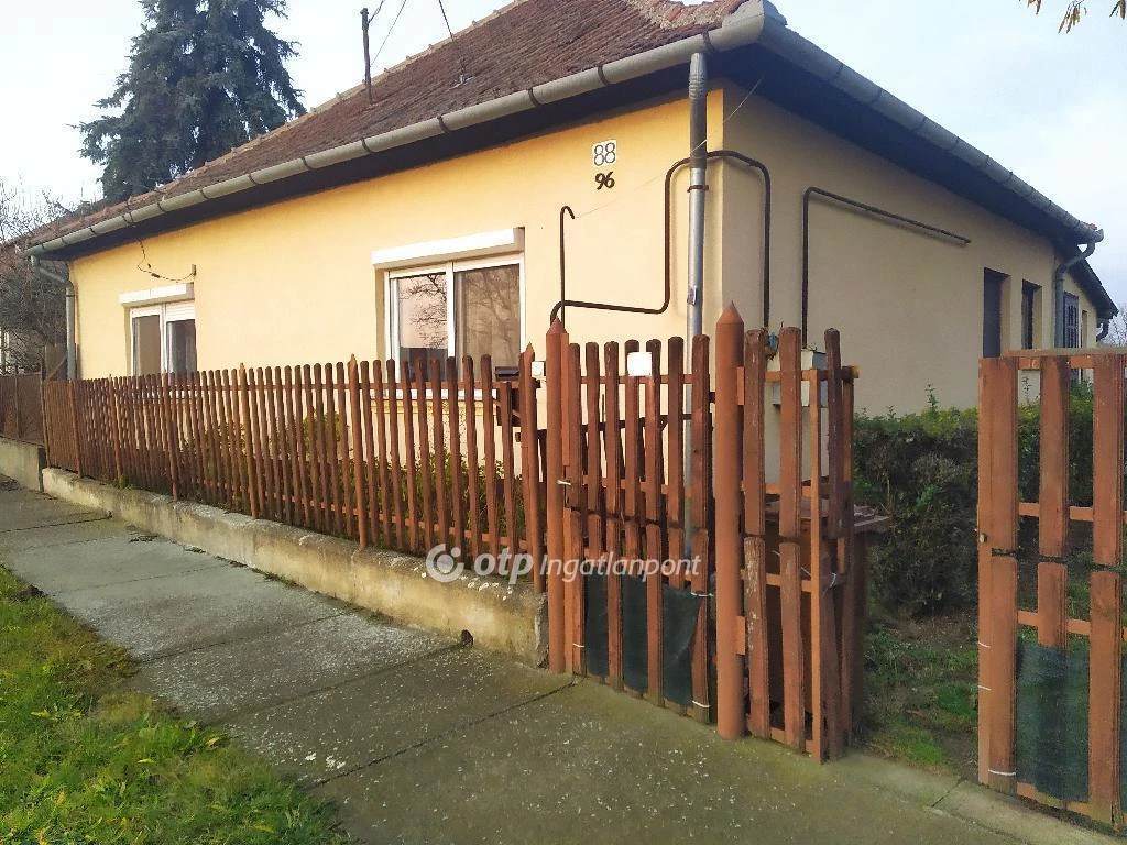 Eladó Ház, Jászfényszaru