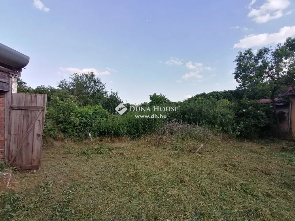 For sale building plot, Előszállás