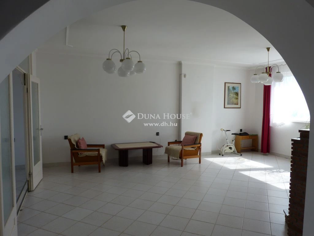 For sale house, Dunavecse