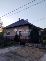 Eladó ház, Monor
