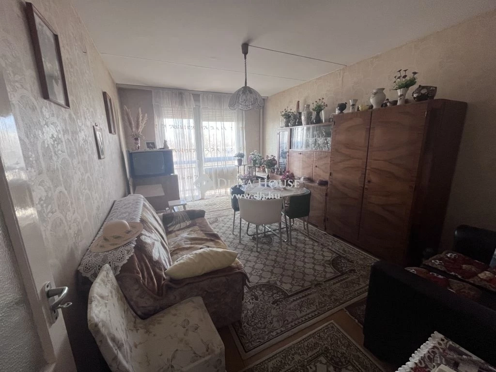 Eladó lakás, Budapest 15. ker.