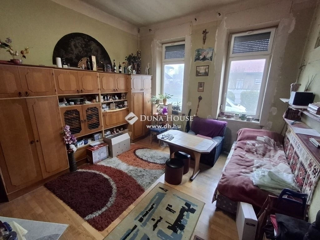 Eladó lakás, Budapest 15. ker.