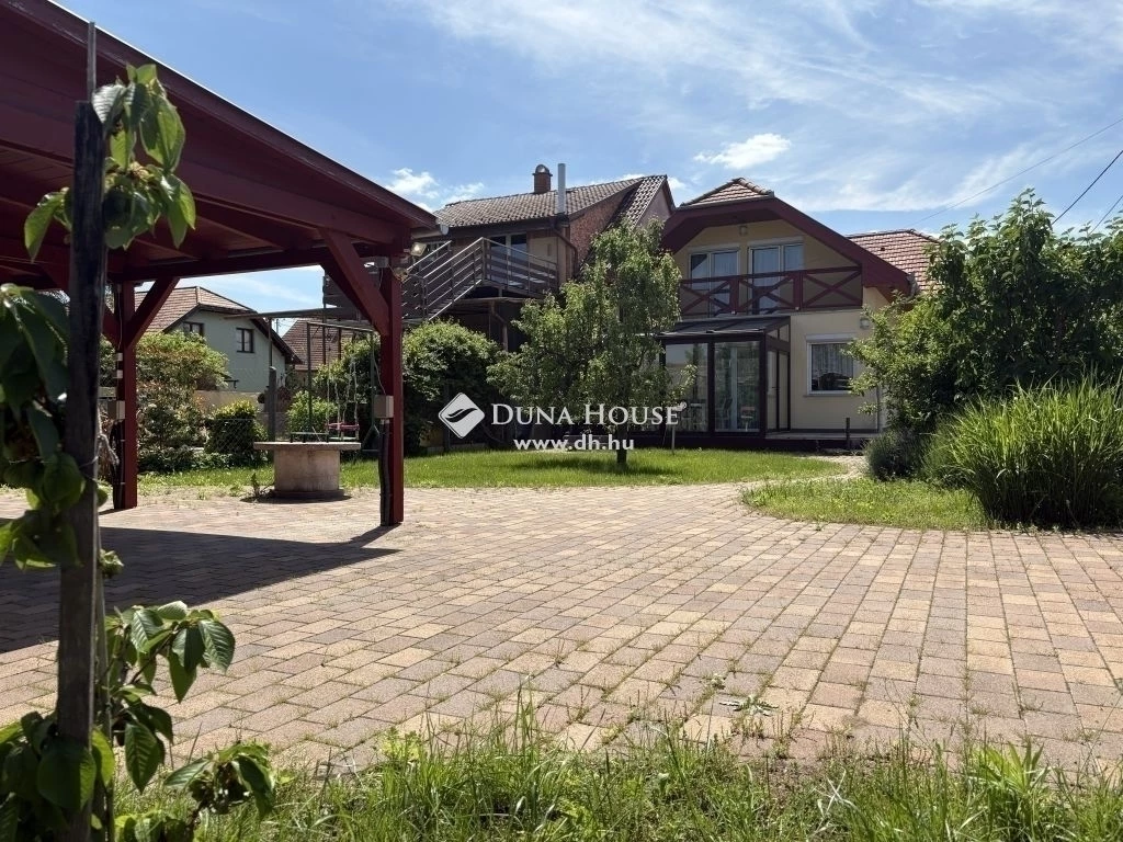 Eladó ház, Gyál
