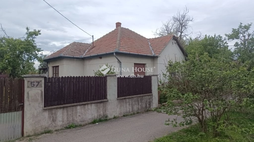 Eladó ház, Kóka