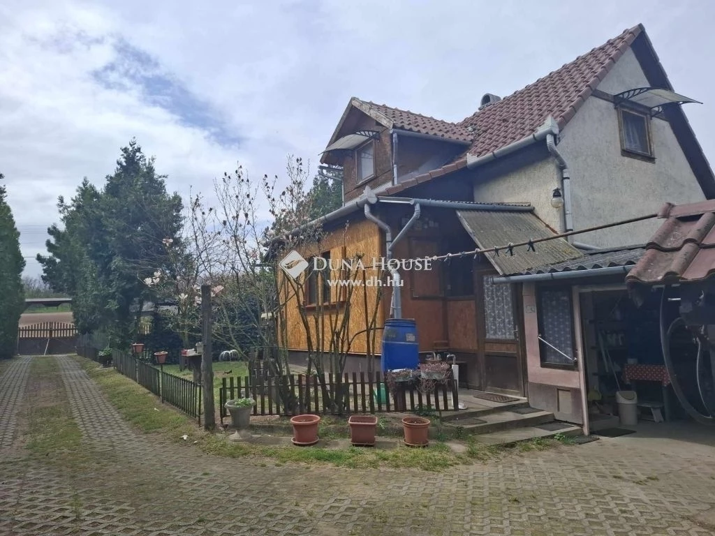Eladó ház, Sülysáp