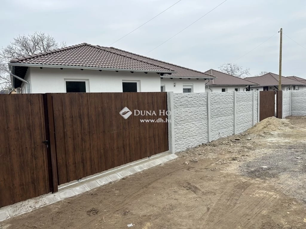 Eladó ház, Monorierdő