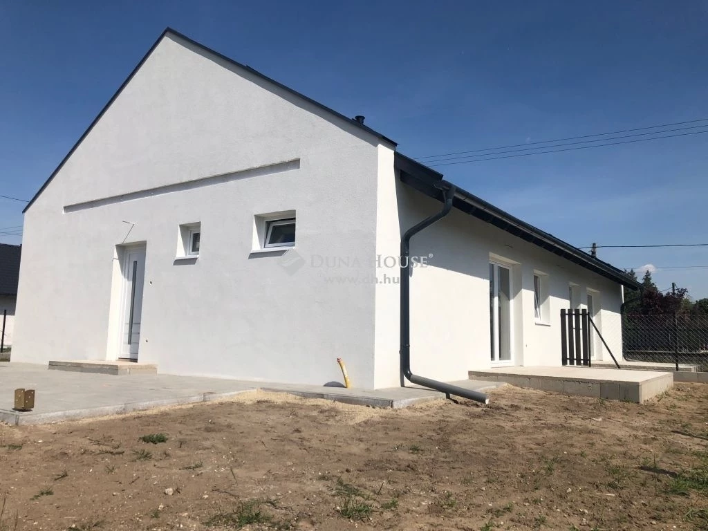 Eladó ház, Felsőpakony