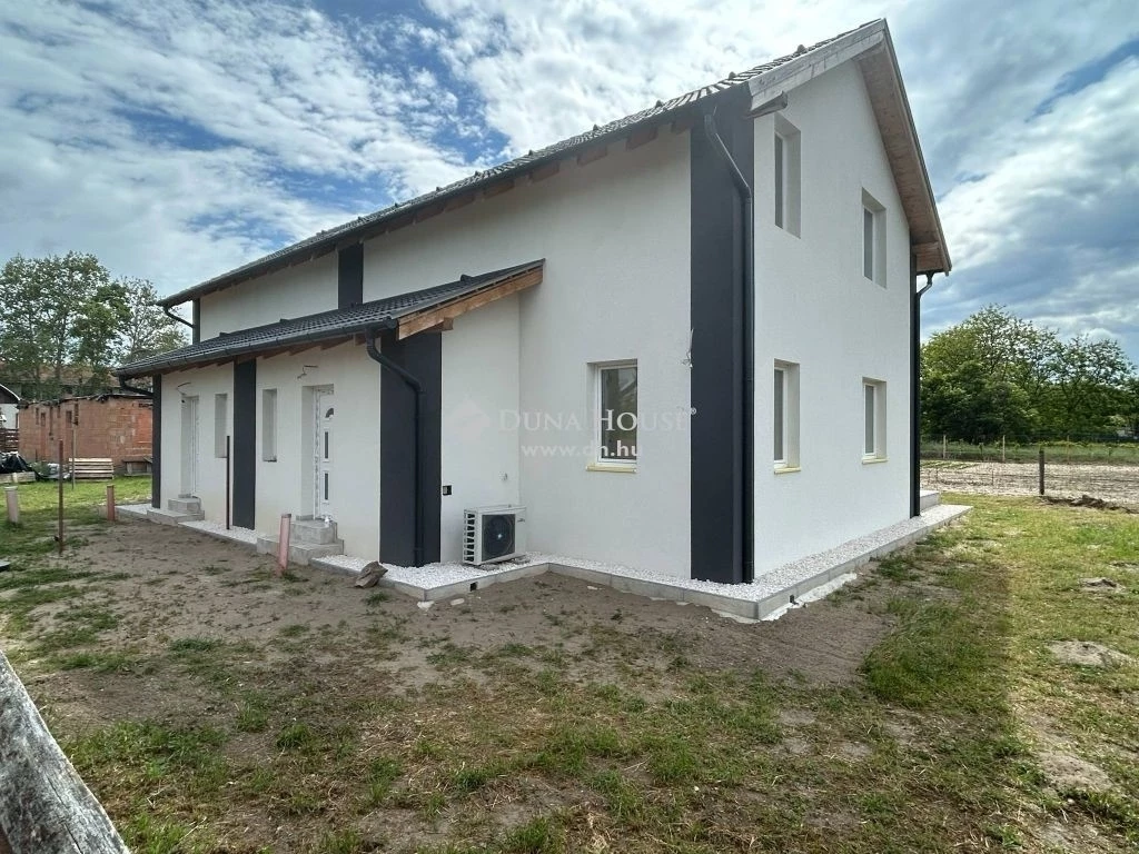 Eladó ház, Vasad