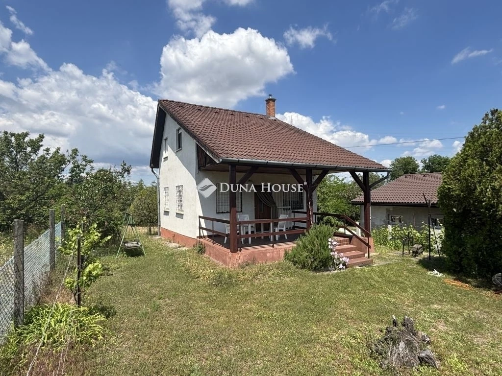 Eladó ház, Taksony