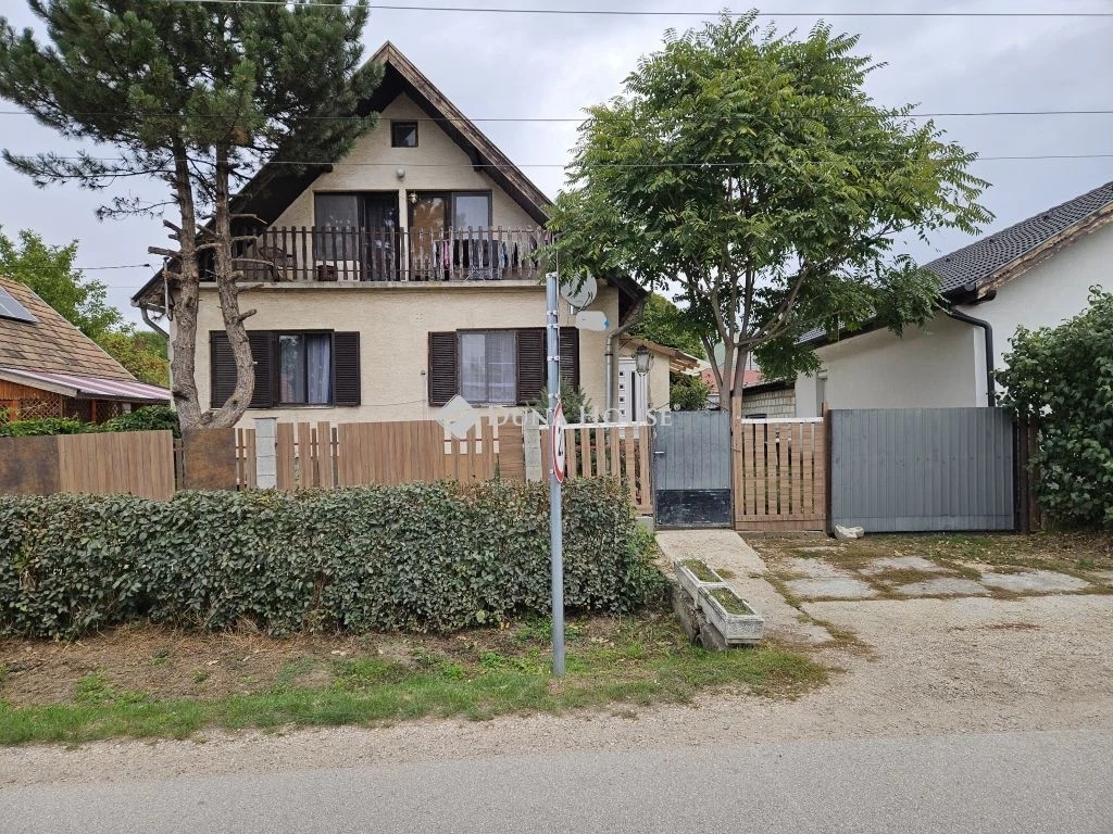 Eladó ház, Ráckeresztúr