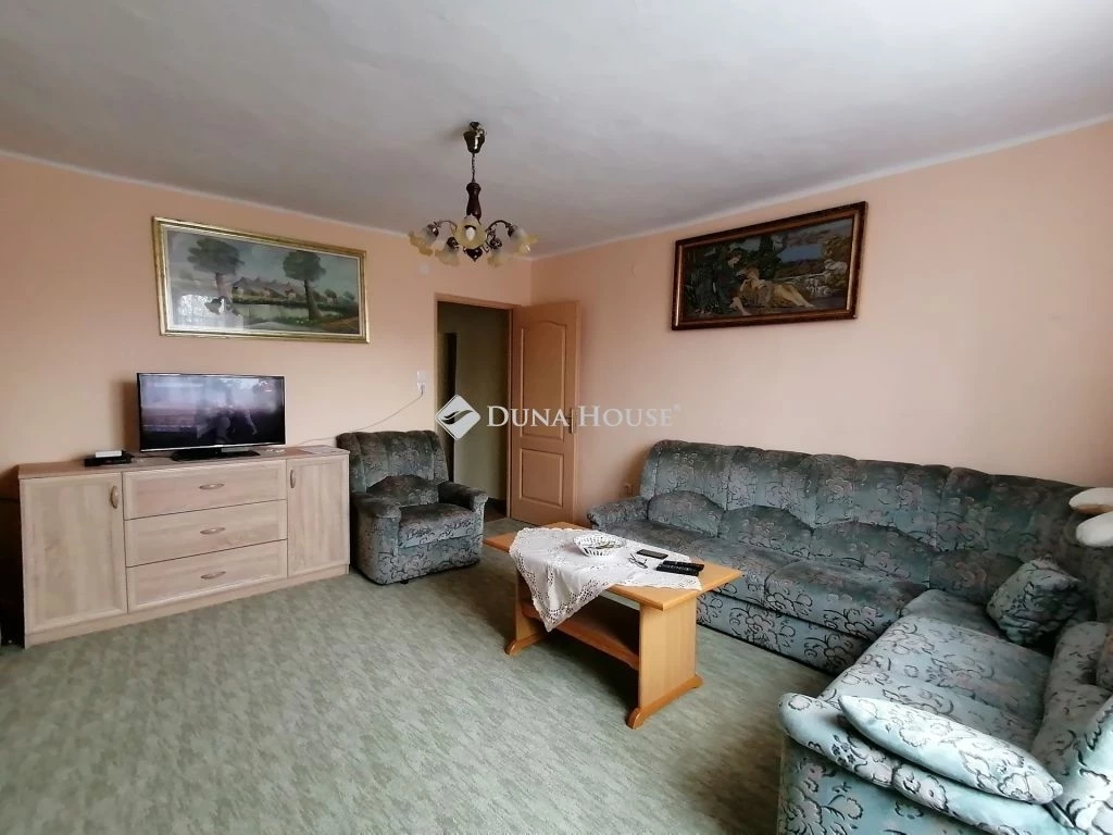 c3-1-name c2-1-name, Nagyvenyim, Bolt utca