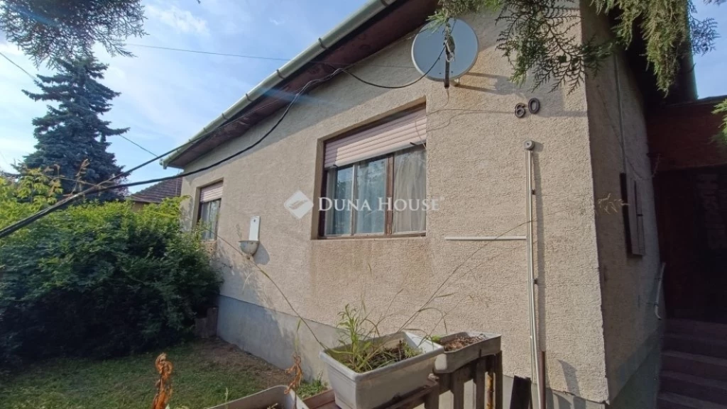 Eladó ház, Ráckeresztúr