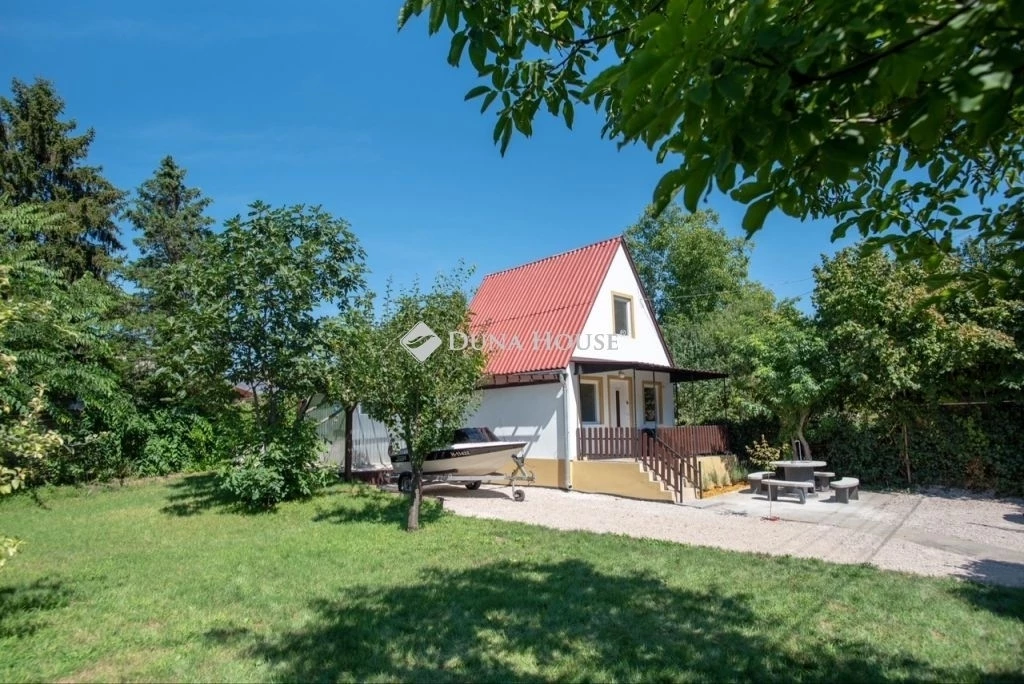 For sale house with a garden, Kulcs
