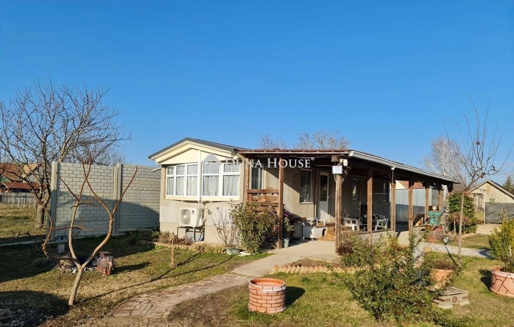 Eladó ház, Iváncsa