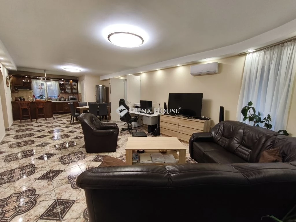 c3-1-name c2-1-name, Dunaújváros