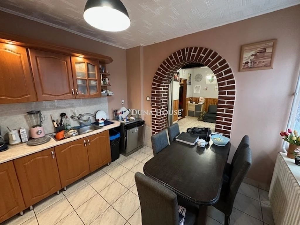 c3-1-name c2-1-name, Sárbogárd, Bajcsy-Zsilinszky utca