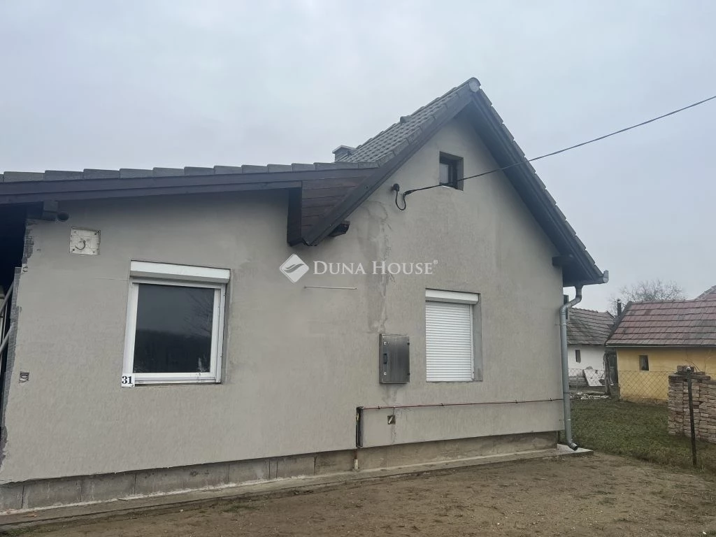 Eladó ház, Csévharaszt