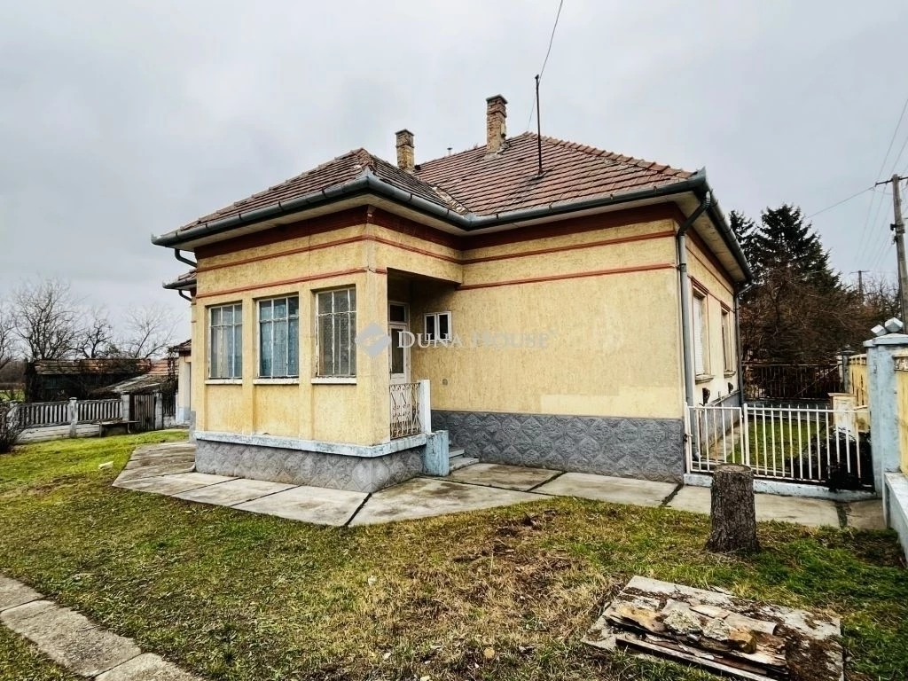 Eladó ház, Tápiószecső