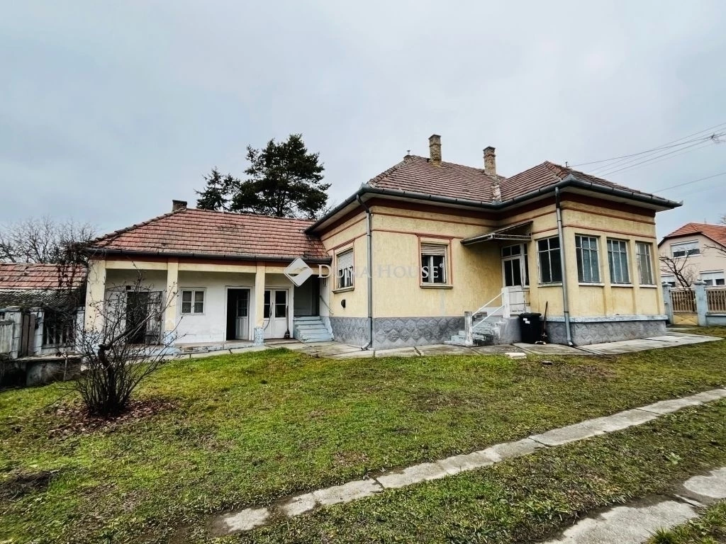 Eladó ház, Tápiószecső