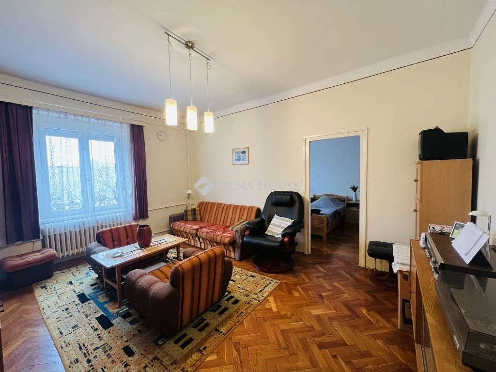 c3-1-name c2-19-name, Dunaújváros, Technikum, Vörösmarty Mihály utca