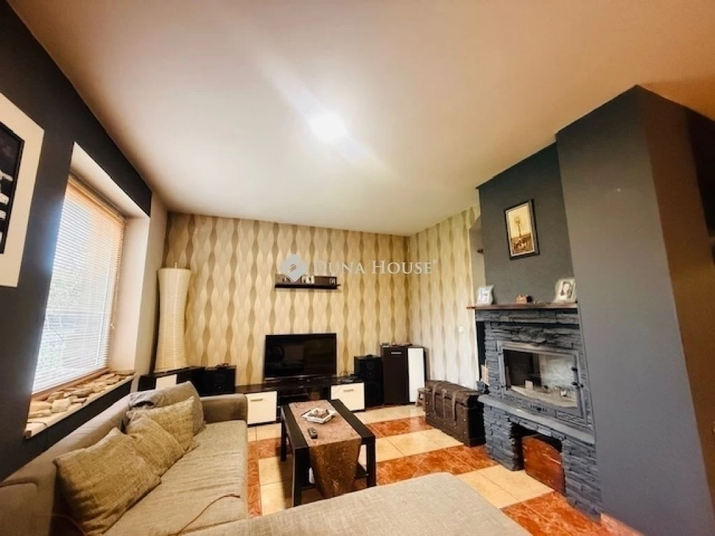 Eladó ház, Vecsés