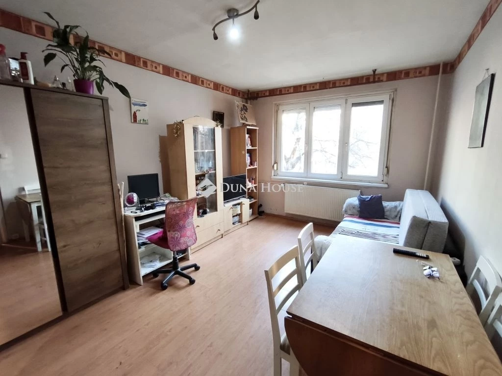 c3-1-name c2-20-name, Dunaújváros