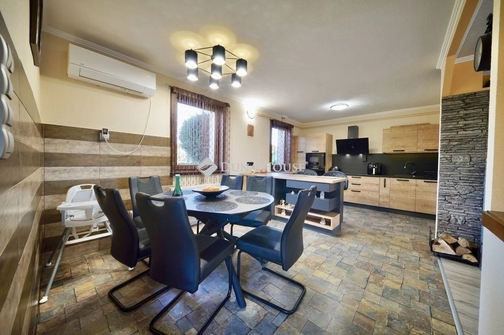 Eladó ház, Maglód