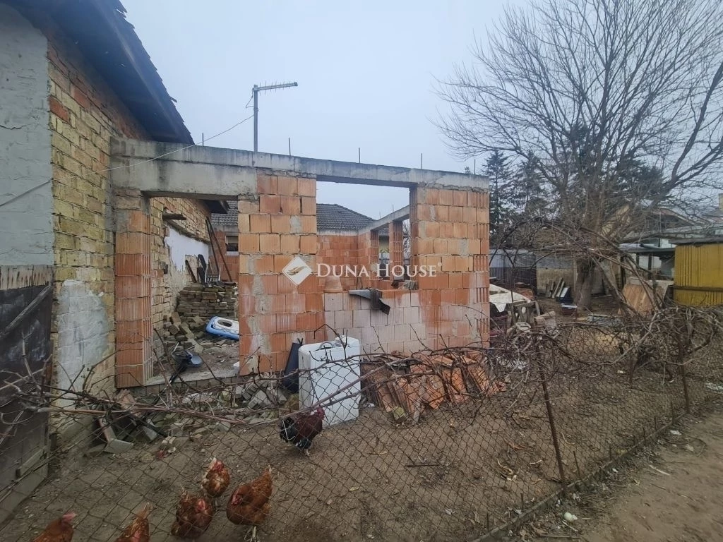 Eladó ház, Üllő