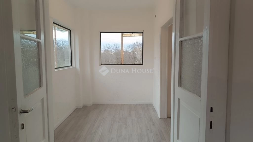 Eladó ház, Tápiószecső