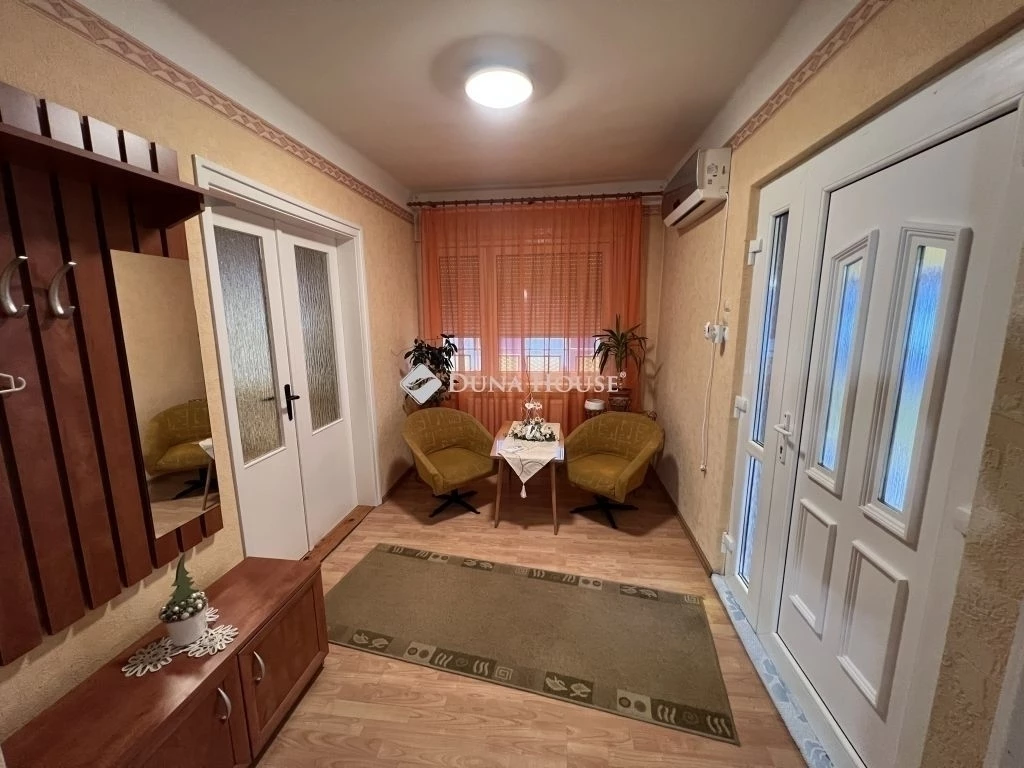 Eladó ház, Monorierdő