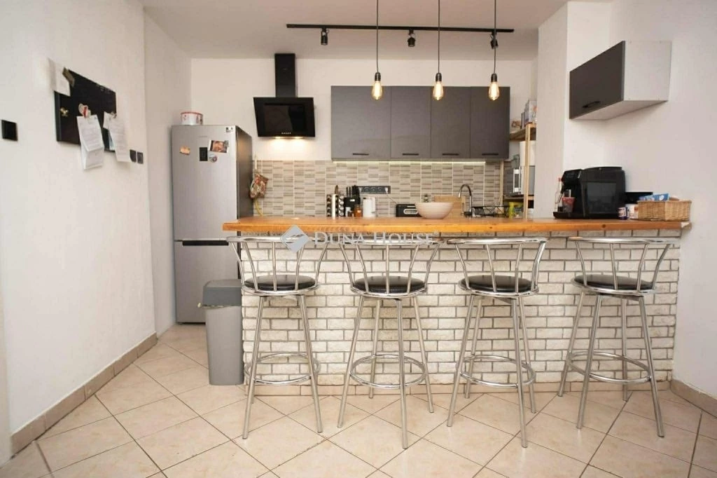 Eladó ház, Nyáregyháza