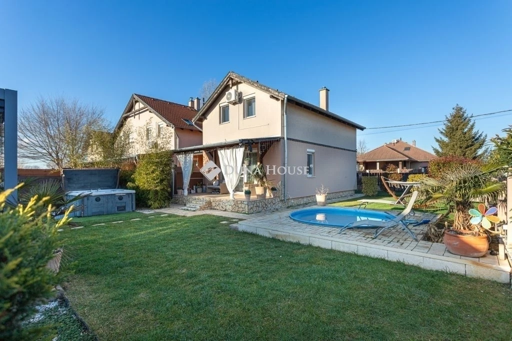 Eladó ház, Nagytarcsa