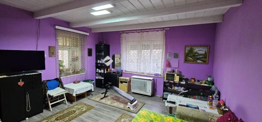 Eladó ház, Tápiószecső