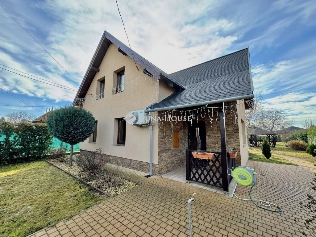 Eladó ház, Maglód